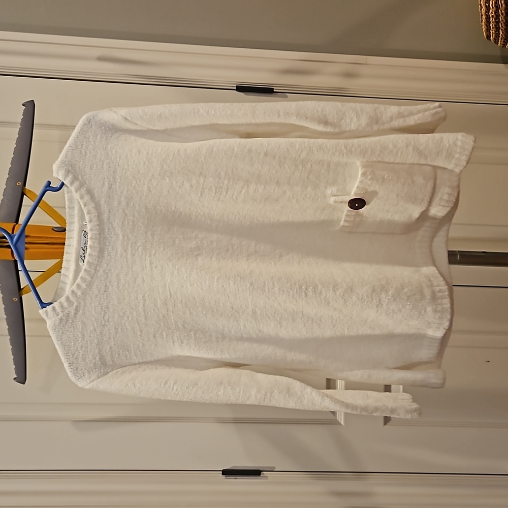 Lula B white sweater with front pocket